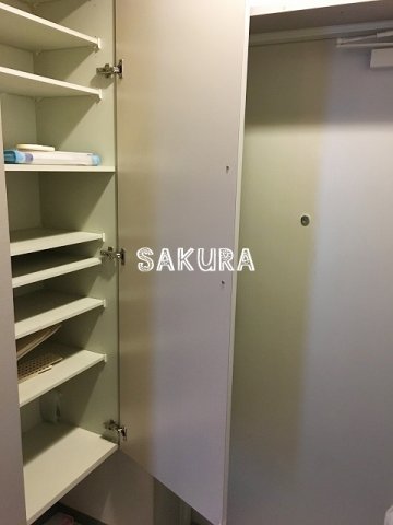 玄関　収納豊富なシューズボックスです♪