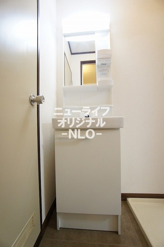 洗面設備　独立洗面台で朝の支度も楽々☆