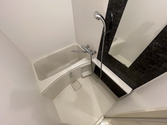 バス・シャワールーム　落ち着いた空間のお風呂です
