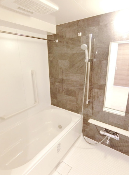 バス・シャワールーム　別部屋の画像を使用しております。