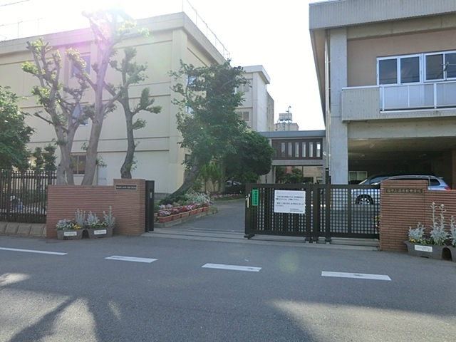中学校　酒井根中学校（中学校）まで660m
