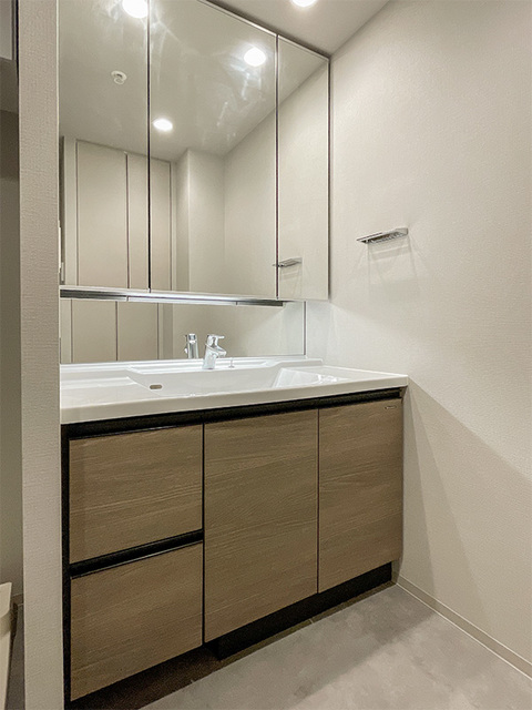 洗面設備　※写真は同タイプ住戸です。