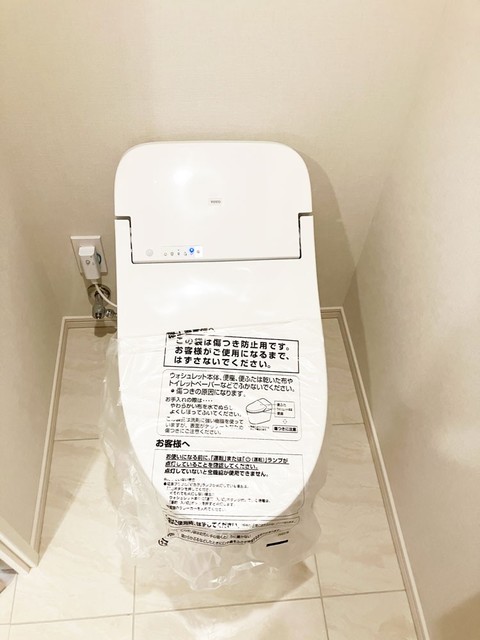トイレ　※写真は同タイプ住戸です。