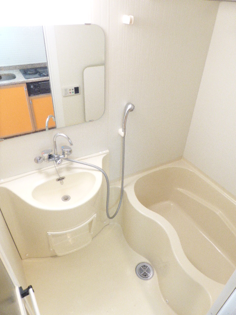 バス・シャワールーム　※別部屋の参考写真です。