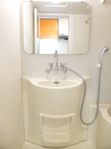 洗面設備　※別部屋の参考写真です。