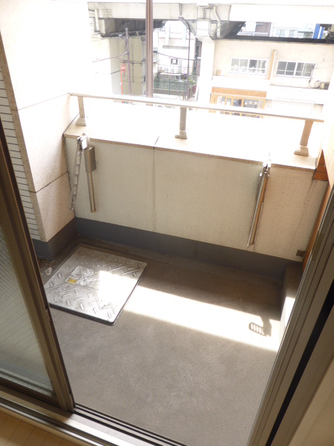 バルコニー　※別部屋の参考写真です。