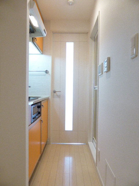 玄関　※別部屋の参考写真です。