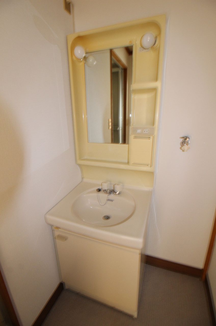 洗面設備　別の部屋の写真です