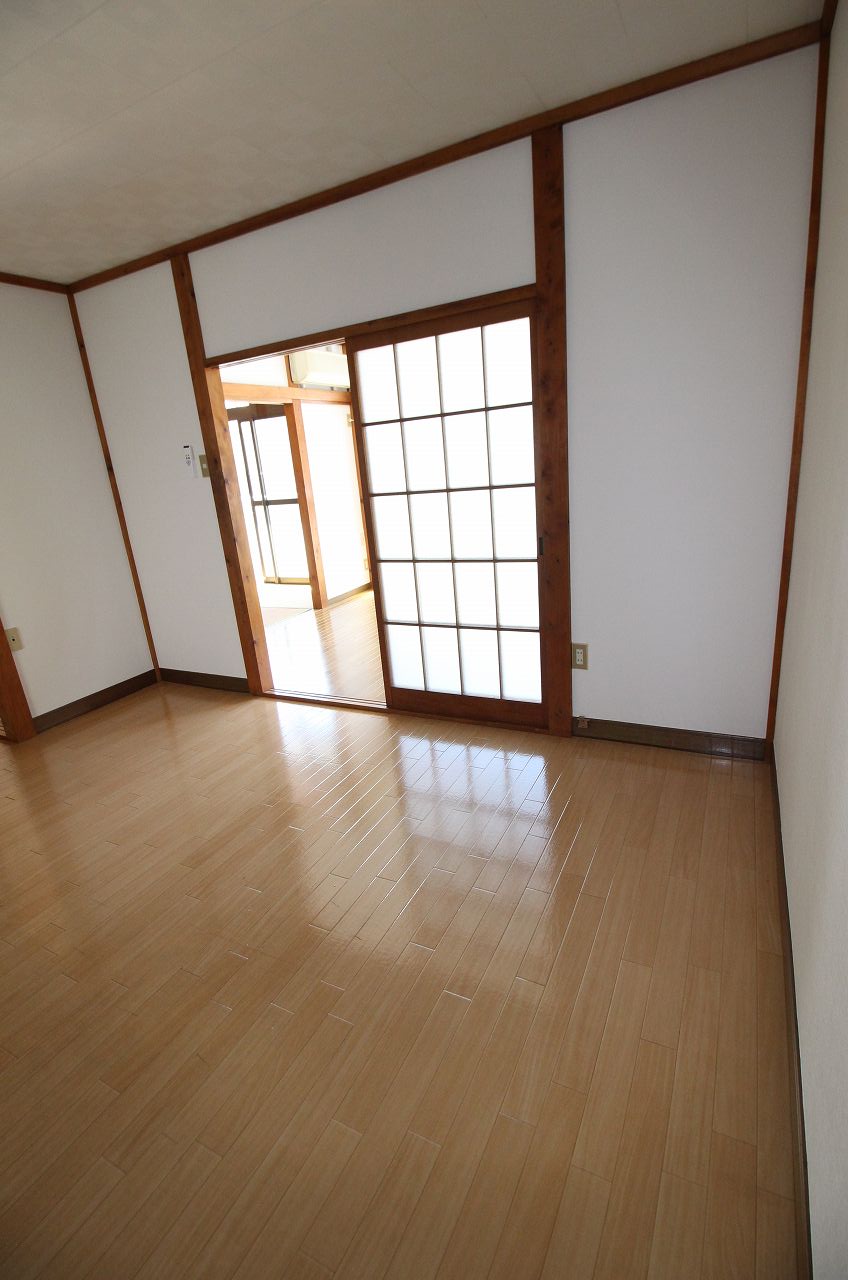 居室・リビング　別の部屋の写真です