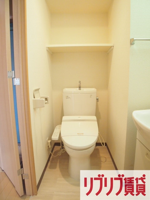 ＪＲ総武線 千葉駅 徒歩10分 9階建 築20年のトイレ写真