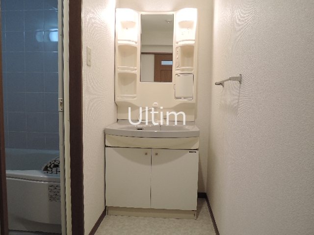 洗面設備　別部屋の写真です
