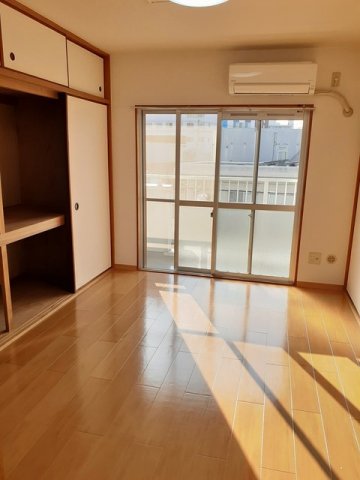 居室・リビング　ゆったりとした居間です