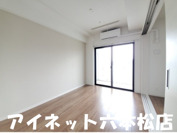 居室・リビング　広々としていいですね。