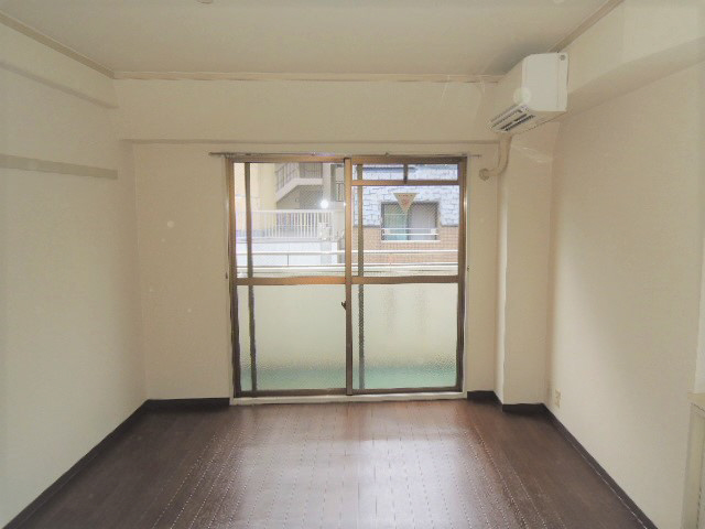 居室・リビング　写真は同マンションの別のお部屋のものです