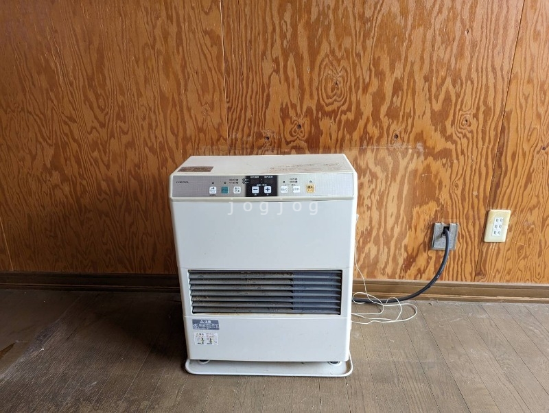 その他設備　冬はあったか石油ストーブです。