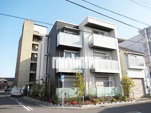 建物外観　存在感のある建物