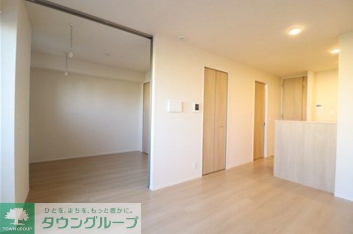 居室・リビング　トリシアシリーズ同社施工参照　現状優先