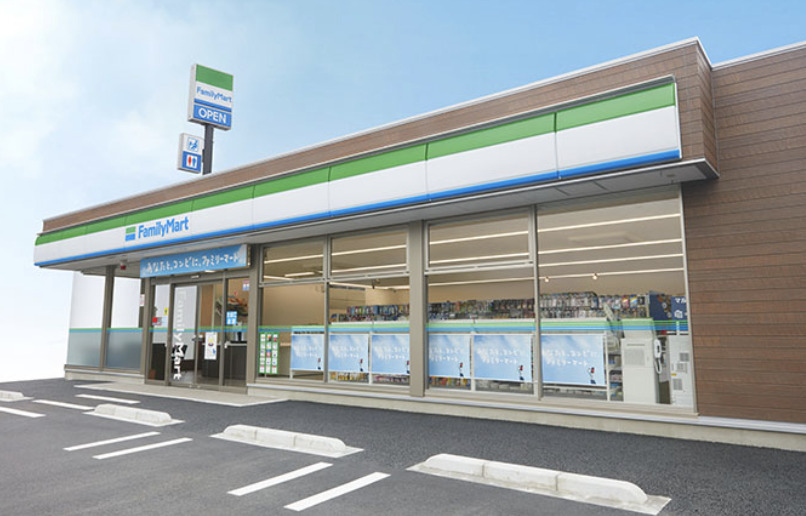 コンビニ　ファミリーマート 千住河原町墨堤通り店（コンビニ）まで583m