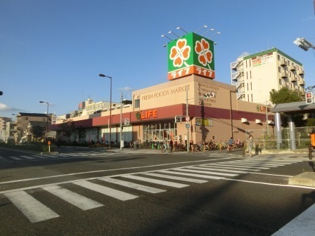 スーパー　ライフ（スーパー）まで740m