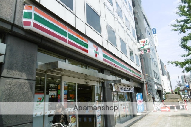 コンビニ　セブンイレブン（コンビニ）まで611m