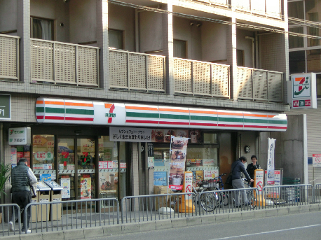コンビニ　セブンイレブン 京都烏丸丸太町西店（コンビニ）まで235m