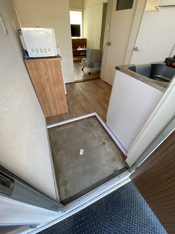 玄関　同じ間取り　他部屋