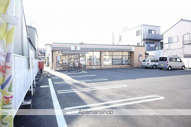 コンビニ　セブンイレブン（コンビニ）まで189m