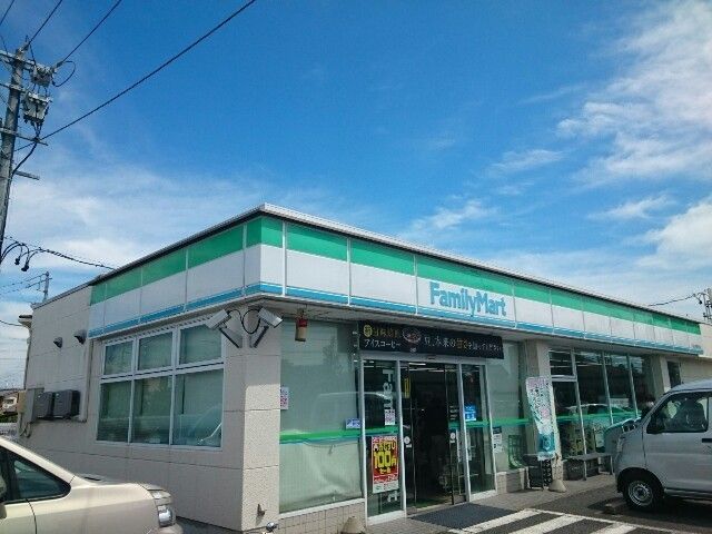 コンビニ　ファミリーマート春日井関田町店（コンビニ）まで450m