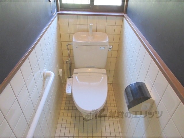 京阪石山坂本線 石山寺駅 徒歩30分 2階建 築51年のトイレ写真