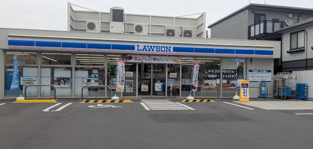 コンビニ　ローソン 高槻氷室町一丁目店（コンビニ）まで92m
