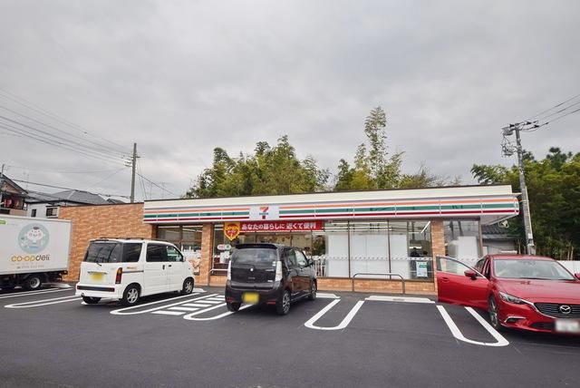 コンビニ　セブンイレブン鴻巣大間3丁目店（コンビニ）まで952m