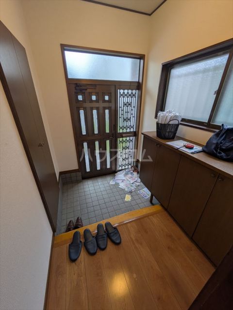 五十嵐貸家の玄関写真