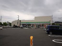 コンビニ　ファミリーマート 江北三丁目店（コンビニ）まで703m