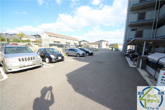 駐車場　車をお持ちの方に嬉しい駐車場付きの物件です