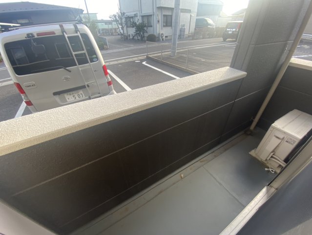 バルコニー　※同タイプの物件の写真になりますので、色味等違う部分ございま