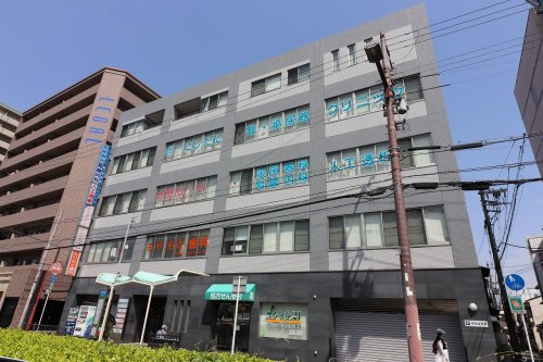 病院　新藤皮フ科（病院）まで404m