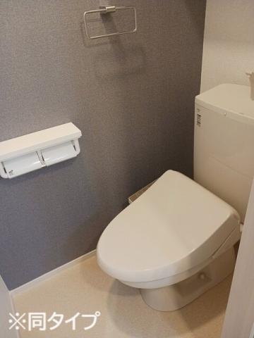 トイレ　※同タイプ部屋の写真です。