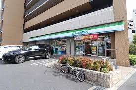 コンビニ　ファミリーマート 本庄西二丁目店（コンビニ）まで334m