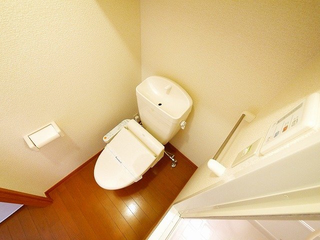 トイレ　清潔感のあるトイレです