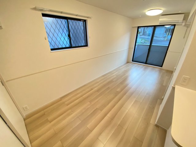 居室・リビング　※同タイプの写真となります。