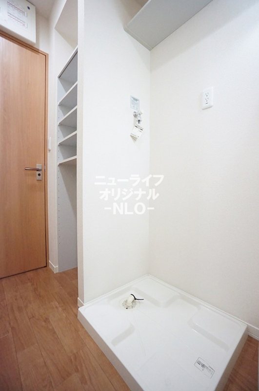 その他設備　洗面所内にも可動式棚収納があります☆
