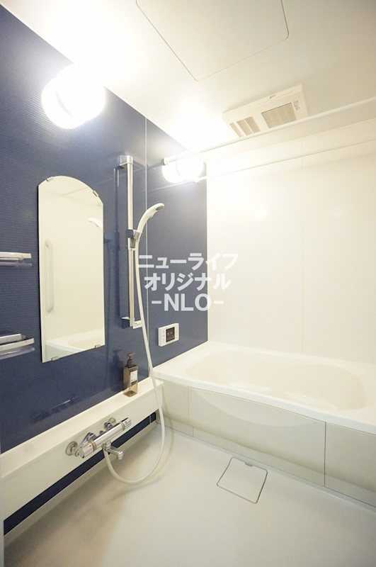バス・シャワールーム　いつでも温かいバスタイムを楽しめる追い焚き機能付き☆