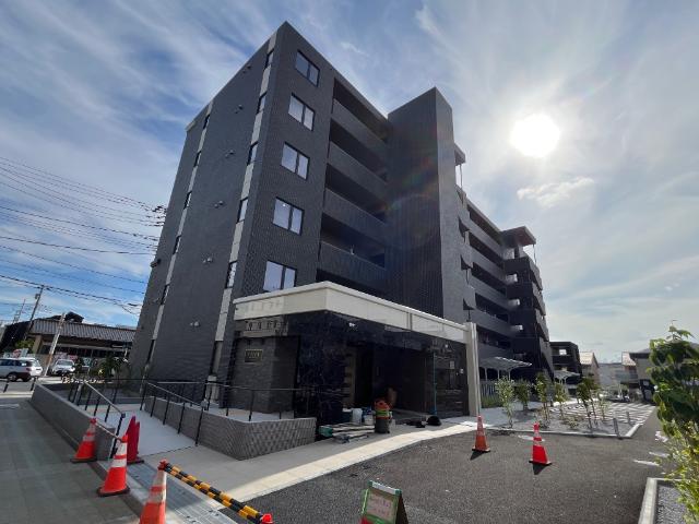 建物外観　外観写真（昼）