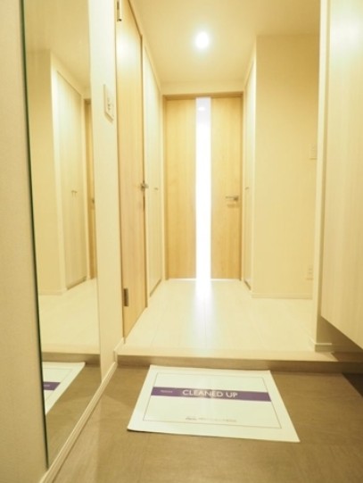 玄関　※同間取り別部屋参考写真