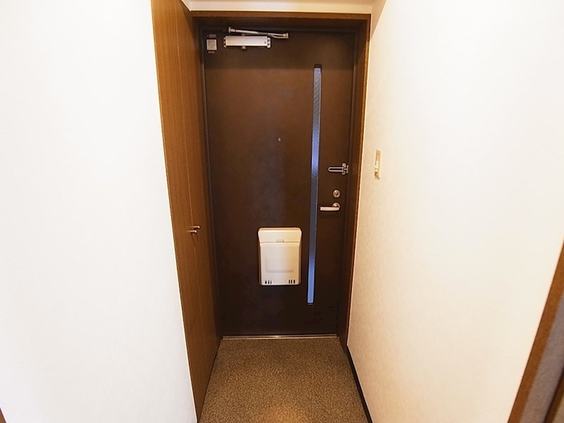 玄関　同仕様別部屋