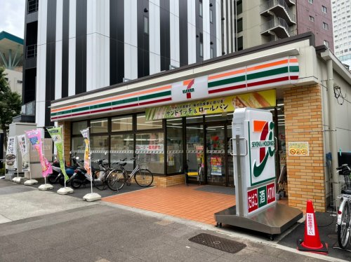 コンビニ　セブンイレブン 名古屋金山駅西店（コンビニ）まで32m