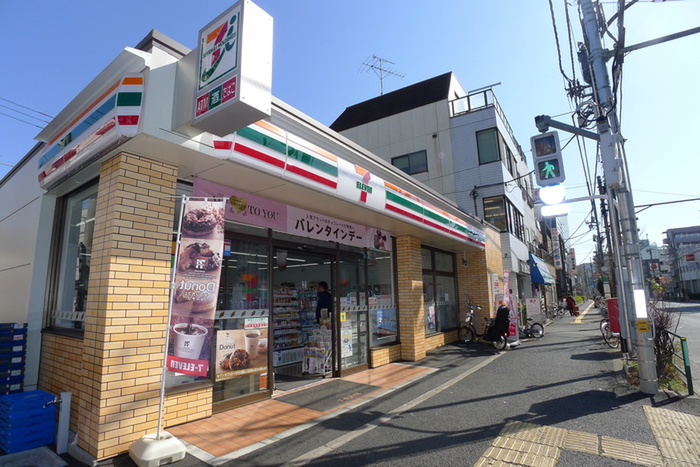 コンビニ　セブンイレブン（コンビニ）まで308m