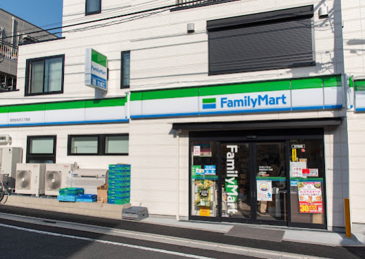 コンビニ　ファミリーマート 世田谷北沢三丁目店（コンビニ）まで267m