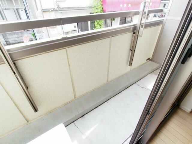 バルコニー　陽当たり良好なバルコニーです