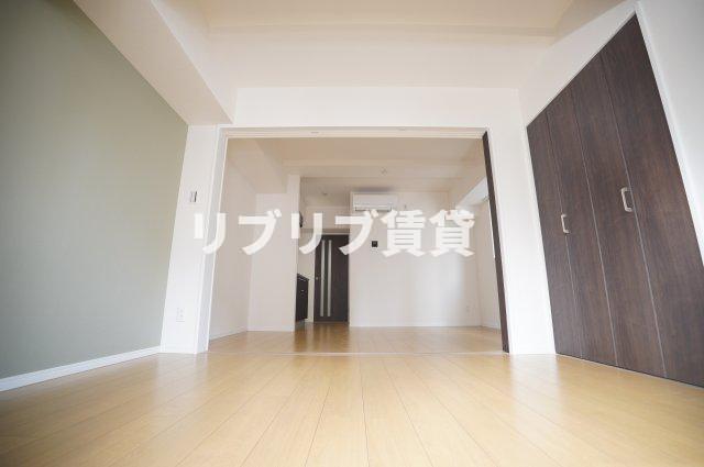 ＪＲ総武線 千葉駅 徒歩10分 9階建 築3年の内装写真